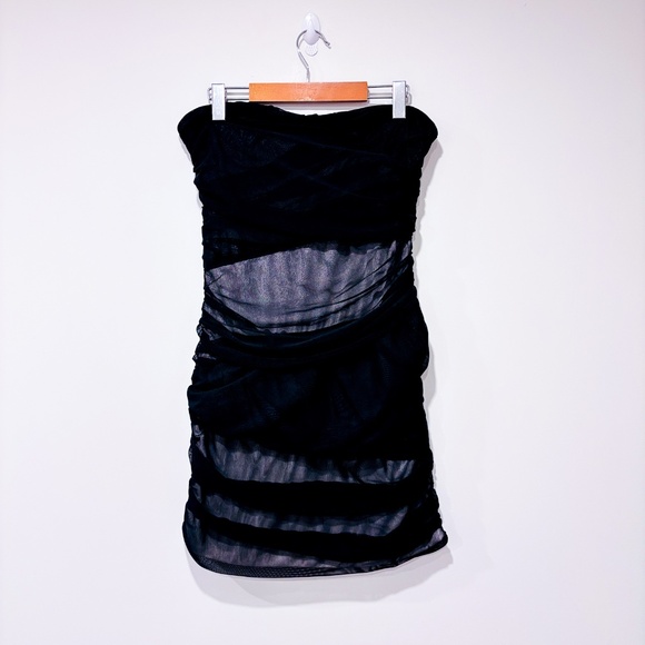 CHARLOTTE RUSSE Black fitted strapless dress with mesh - Picture 1 of 8